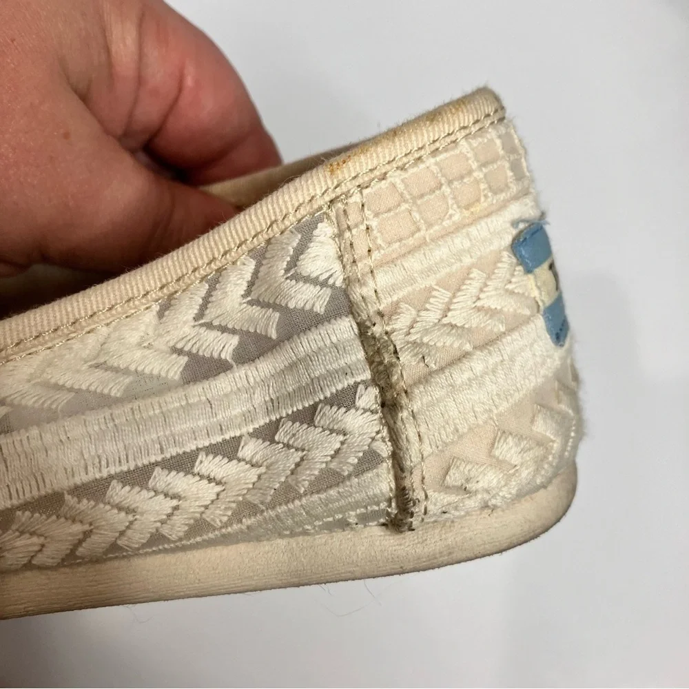 Toms off‎ white flats size 7